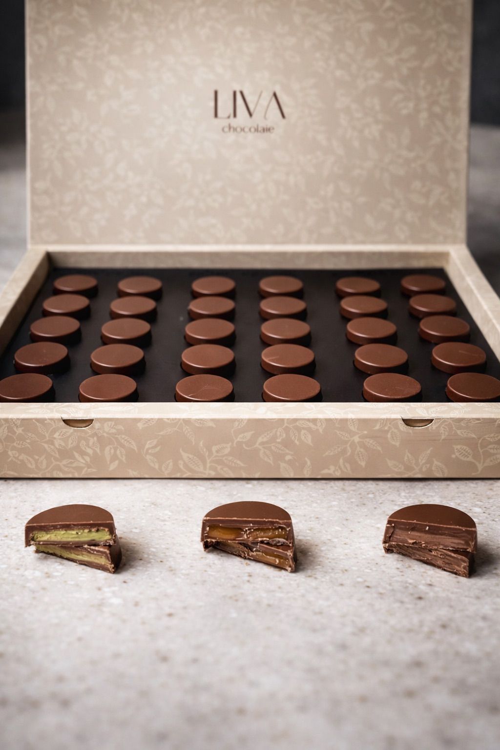 حشوات شوكولاتة ليڤا - كراميل مملح، فستق كريمي، بندق